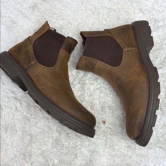 UGG Biltmore Chelsea Boots - Picture 5 of 11